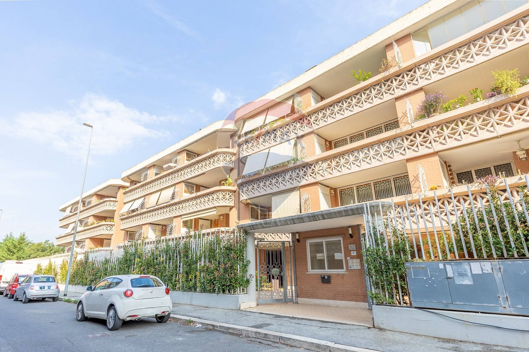 Edificio all\'aperto - Bilocale Via Alberto Moravia
 
112, Roma - foto 2