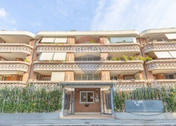 Edificio all\'aperto - Bilocale Via Alberto Moravia
112, Roma - foto 1