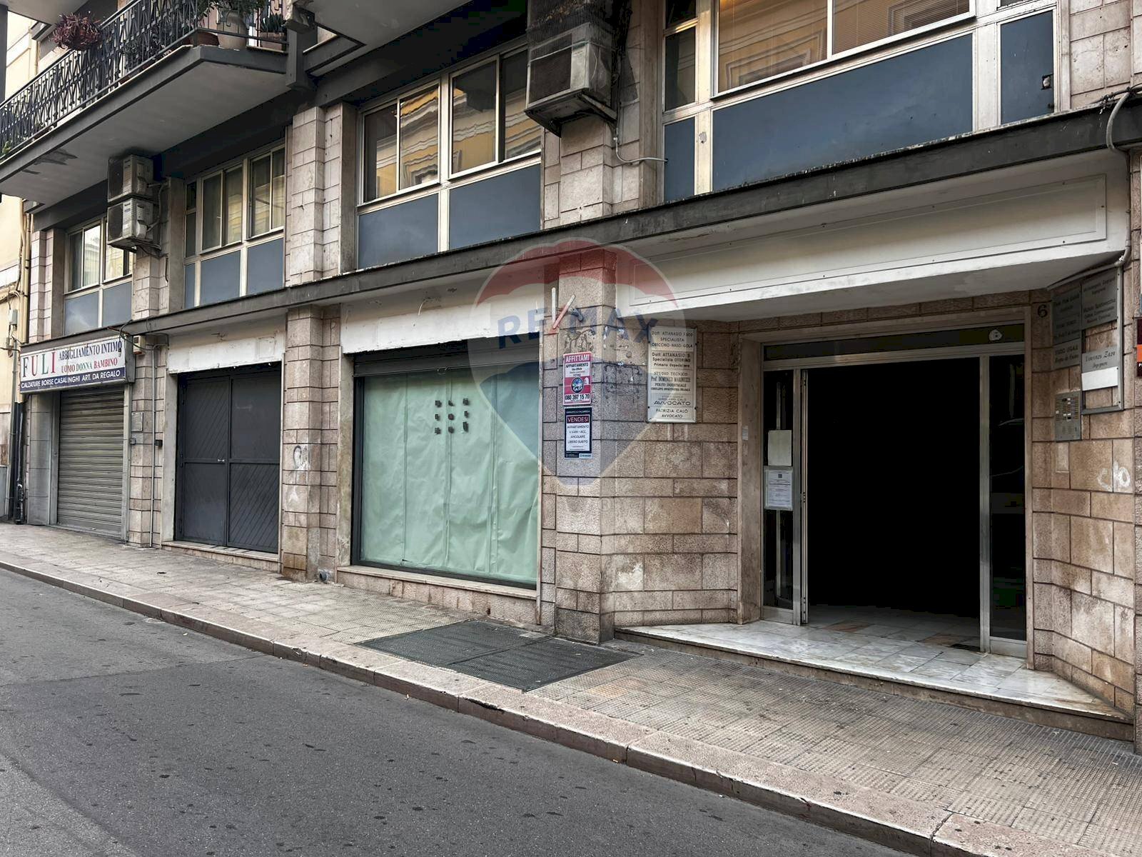 Edificio all\'aperto - Commercial Premises Via Bari
 
8-10, Molfetta - photo 1