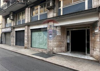 Edificio all\'aperto - Commercial Premises Via Bari
 
8-10, Molfetta - photo 1