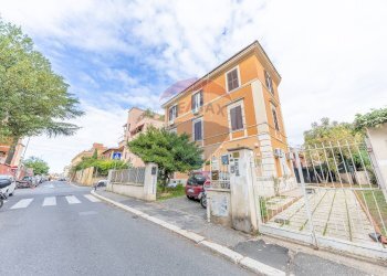 Edificio all\'aperto - Trilocale Via Silvestro II
 
10, Roma - foto 3