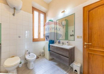 Bagno - Trilocale Via Silvestro II
 
10, Roma - foto 33