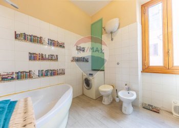 Bagno - Trilocale Via Silvestro II
 
10, Roma - foto 35