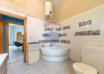 Bagno - Trilocale Via Silvestro II
 
10, Roma - foto 36