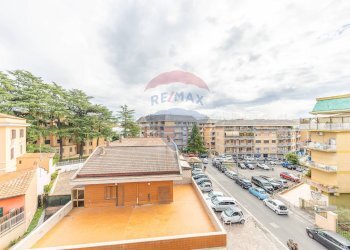 Edificio all\'aperto - Trilocale Via Silvestro II
 
10, Roma - foto 46