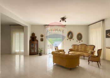 Soggiorno - Attico via Pietro Mascagni
 
15, Giarre - foto 10