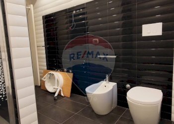 Bagno - Appartamento VIA GIORGIO ARCOLEO
 
154, Caltagirone - foto 18