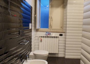 Bagno - Appartamento VIA GIORGIO ARCOLEO
 
154, Caltagirone - foto 20