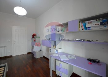 Camera / camera da letto - Apartment via bellini
 
3, Savona - photo 15