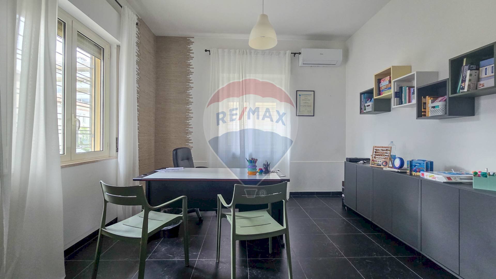 Sala da pranzo - Three-room apartment Via Lago Di Bracciano
 
16, Pescara - photo 1