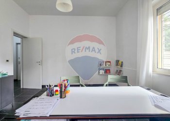 Sala da pranzo - Trilocale Via Lago Di Bracciano
 
16, Pescara - foto 9