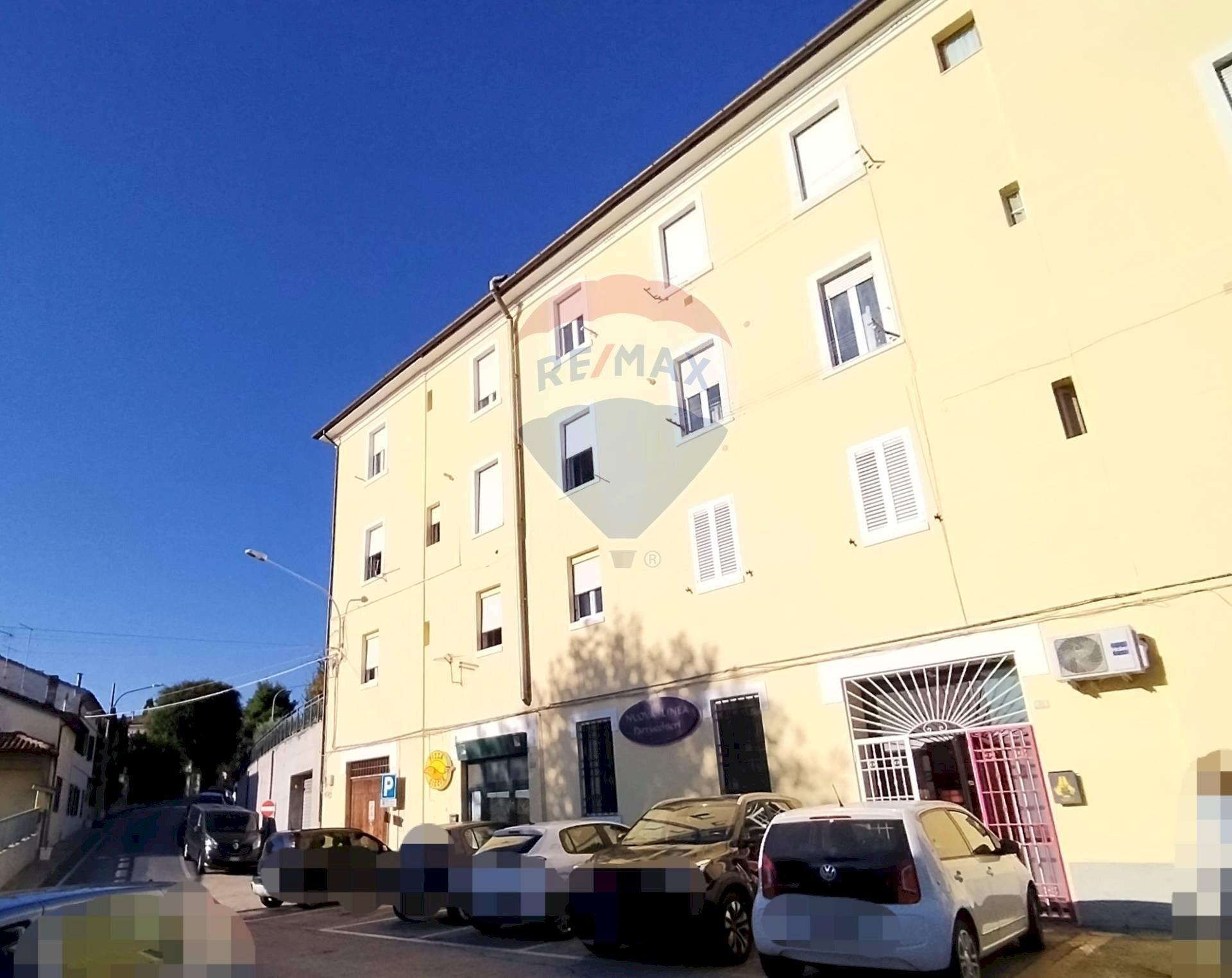 Edificio all\'aperto - Laboratorio PIAZZA GIOVANNI XXIII
32, Osimo - foto 3