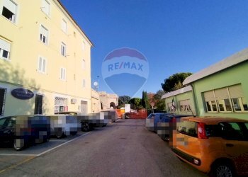 Edificio all\'aperto - Laboratory PIAZZA GIOVANNI XXIII
 
32, Osimo - photo 5