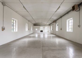 Foto 1 - Magazzino Via Piazzolo
 
5, Villa d'Adda - foto 1