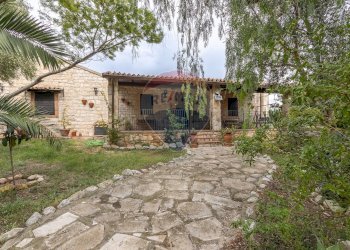 Casa all\'aperto - Villa c.da Nora Piano Lauro
 
snc, Modica - foto 2