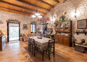 Sala da pranzo - Villa c.da Nora Piano Lauro
 
snc, Modica - foto 31