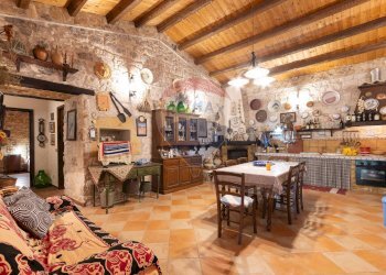 Sala da pranzo - Villa c.da Nora Piano Lauro
 
snc, Modica - foto 1