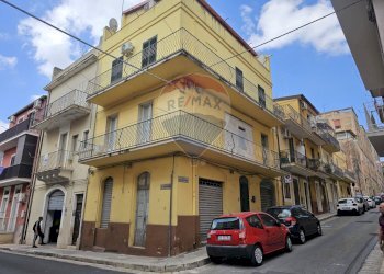 Edificio all\'aperto - Trilocale Via Solferino
 
102, Ragusa - foto 1