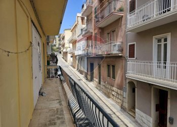 Balcone - Trilocale Via Solferino
 
102, Ragusa - foto 10