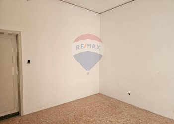 Stanza vuota - Trilocale Via Solferino
 
102, Ragusa - foto 12