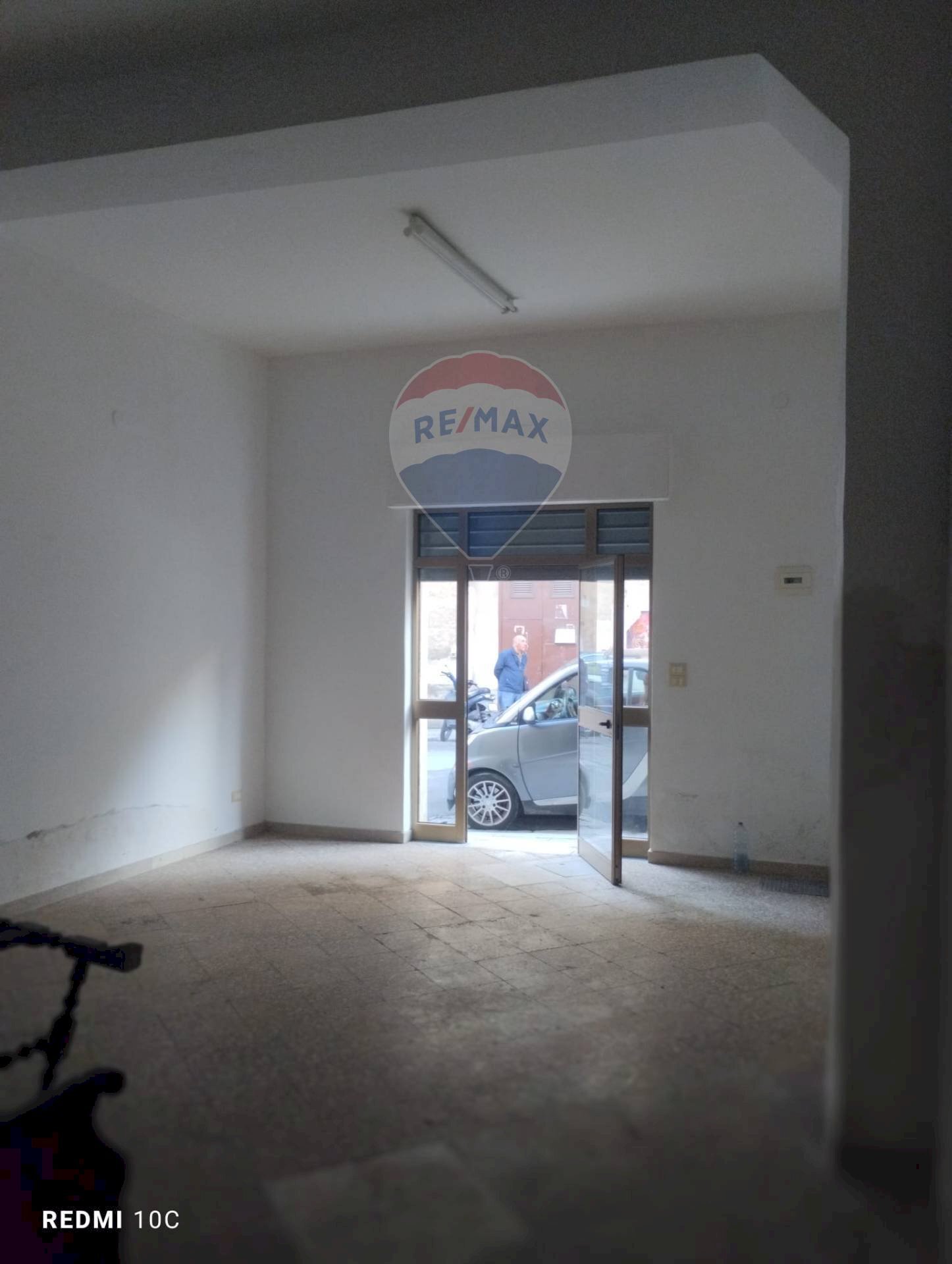 Stanza vuota - Locale Commerciale via Dossuna
173, Palermo - foto 3