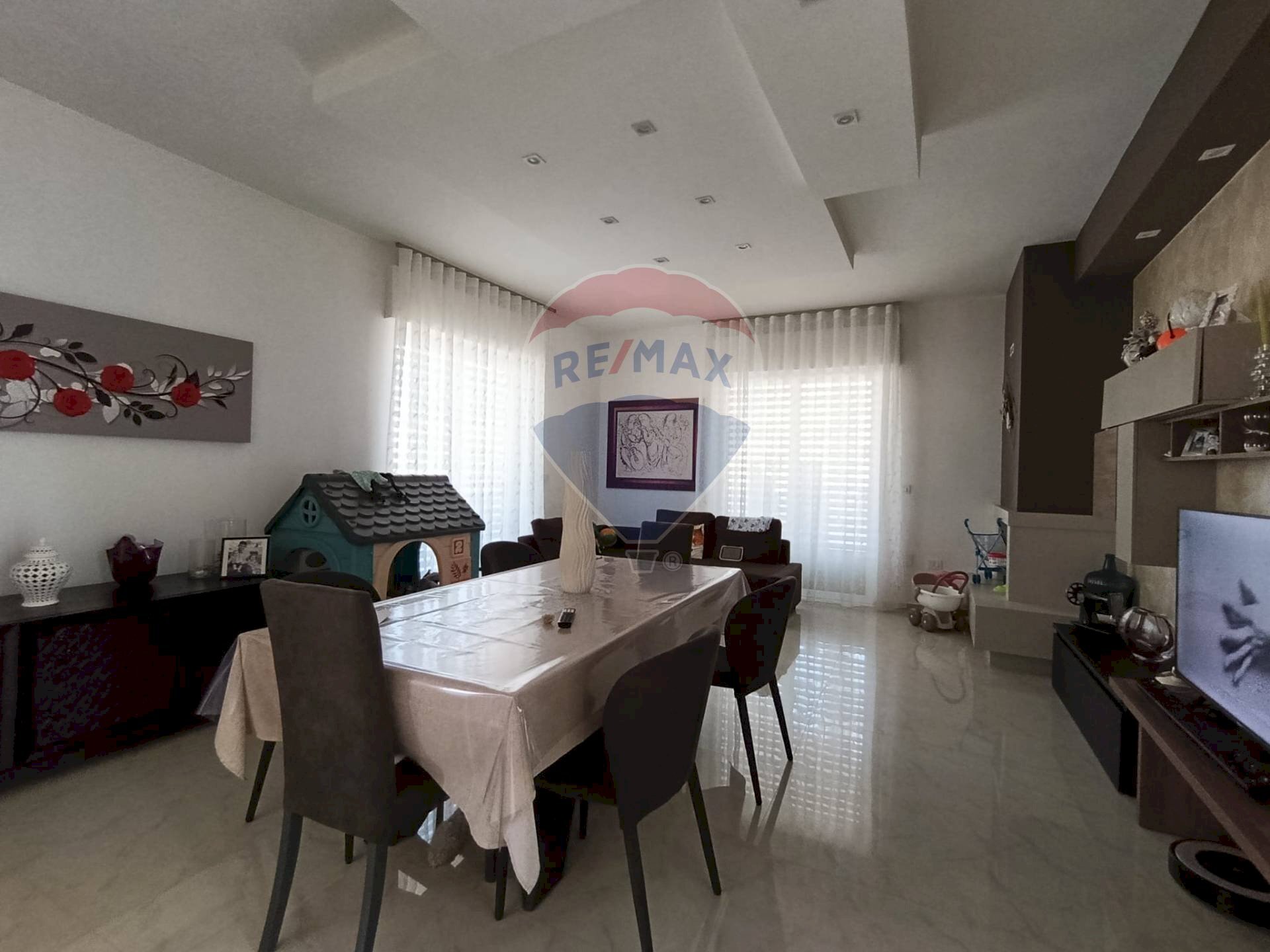 Sala da pranzo - Independent house Via Francesco Petrarca
 
15, San Pancrazio Salentino - photo 1