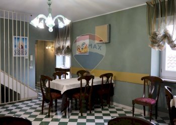 Sala da pranzo - Stabile - Palazzo via Sant'Antonio Abate
 
16, Campobasso - foto 6