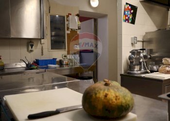 Cucina - Stabile - Palazzo via Sant'Antonio Abate
 
16, Campobasso - foto 27