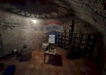 Cantina - Stabile - Palazzo via Sant'Antonio Abate
 
16, Campobasso - foto 32