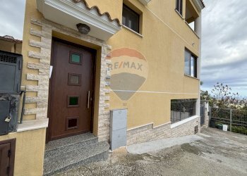 Edificio all\'aperto - Bilocale via Dolomiti
 
16, Carini - foto 9