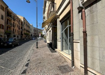 Foto 4 - Commercial Premises Corso Umberto, Avellino - photo 4