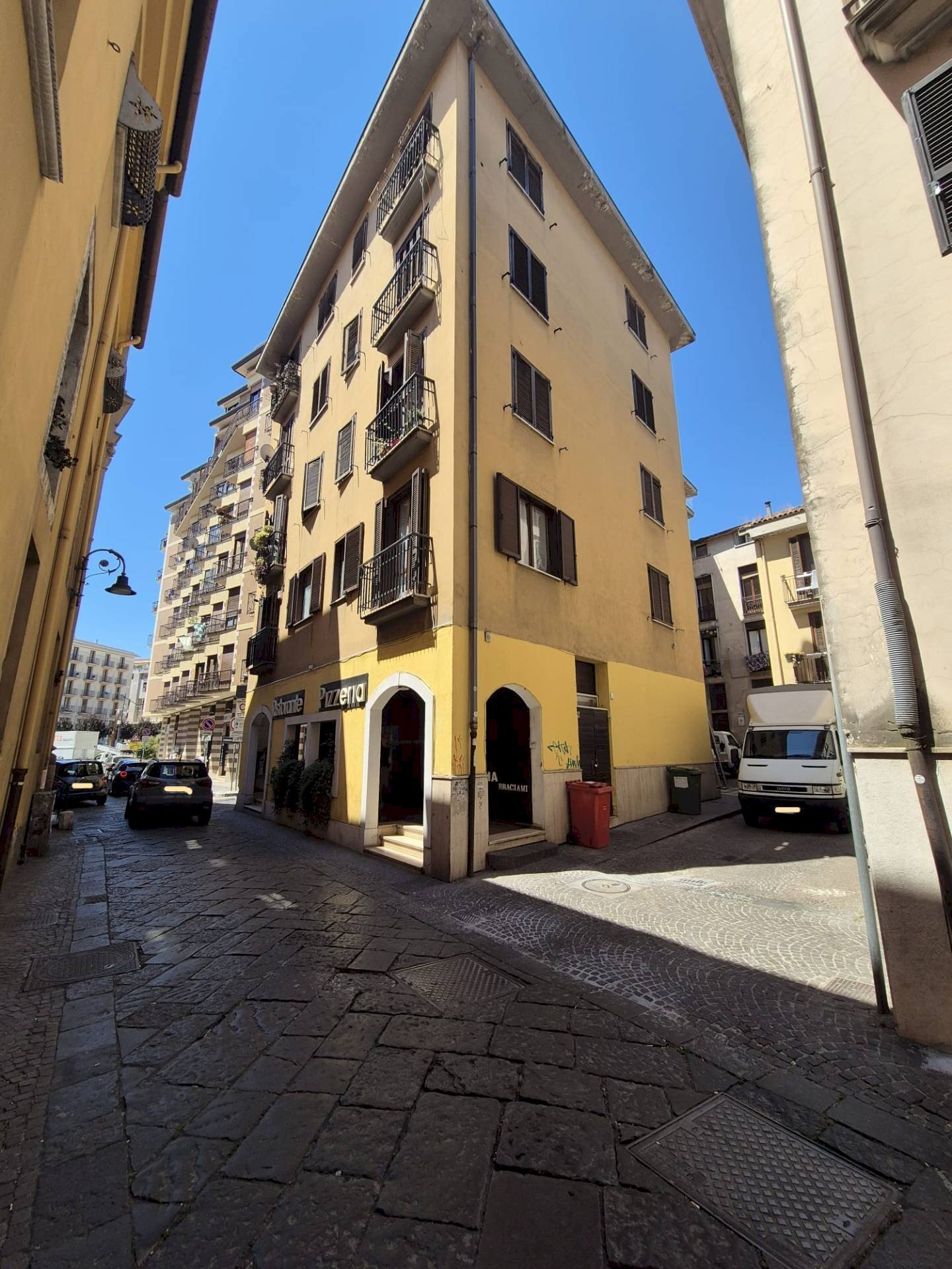 Foto 1 - Locale Commerciale via trinità, Avellino - foto 1