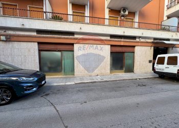 Edificio all\'aperto - Laboratory Via Francesco Paolo Luiso
46-48, Bitonto - photo 1