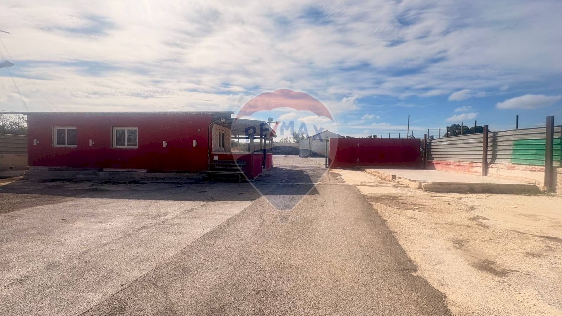 Casa all\'aperto - Capannone Complanare Ovest San Giorgio, Bari - foto 1