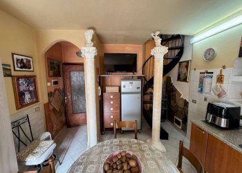 Cucina - Bilocale via 20 Settembre, 18, Arsago Seprio - foto 2