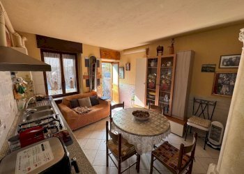 Salone - Bilocale via 20 Settembre, 18, Arsago Seprio - foto 6