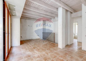 Stanza vuota - Trilocale Luigi Nono
 
1, Cornate d'Adda - foto 11