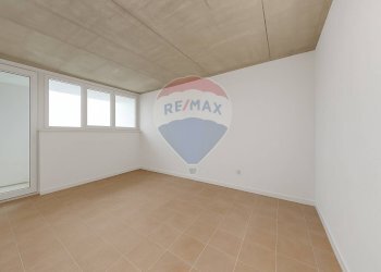 Stanza vuota - Trilocale Luigi Nono
 
1, Cornate d'Adda - foto 36