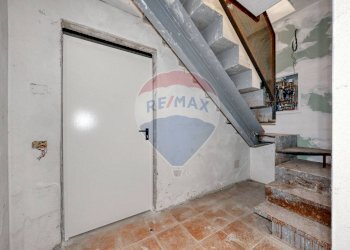 Scale - Trilocale Luigi Nono
 
1, Cornate d'Adda - foto 38