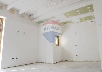 Stanza vuota - Trilocale Luigi Nono
 
1, Cornate d'Adda - foto 7