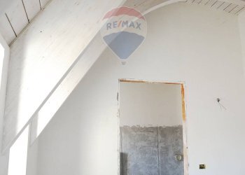 Stanza vuota - Quadrilocale Luigi Nono
 
1, Cornate d'Adda - foto 12