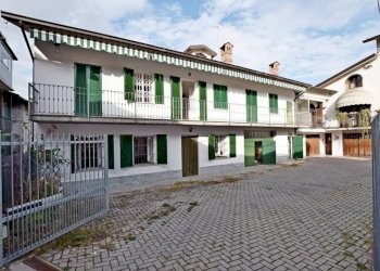 Facciata - Casa indipendente via Umberto I, 3, Roccaforte Mondovì - foto 1