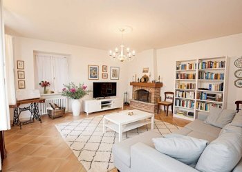 Salone - Casa indipendente via Umberto I, 3, Roccaforte Mondovì - foto 2