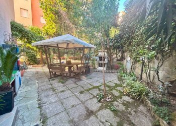 Giardino - Trilocale via Laviosa, Genova (zona Pegli) - foto 11