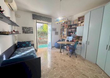 Camera da letto - Trilocale via Laviosa, Genova (zona Pegli) - foto 17