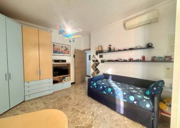 Camera da letto - Trilocale via Laviosa, Genova (zona Pegli) - foto 19