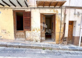 Foto 1 - Trilocale via sant'antonino vecchio
 
7-9, Carini - foto 1