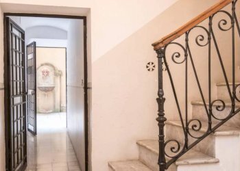 Interno palazzo - Two-room apartment via dell'Oca, 45, Roma (neighborhood Centro Storico) - photo 9