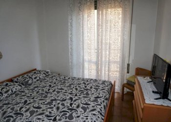 Camera da letto - Bilocale via Generale Manfredo Fanti, 3, Genova (zona Sampierdarena) - foto 6