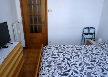 Camera da letto - Bilocale via Generale Manfredo Fanti, 3, Genova (zona Sampierdarena) - foto 7